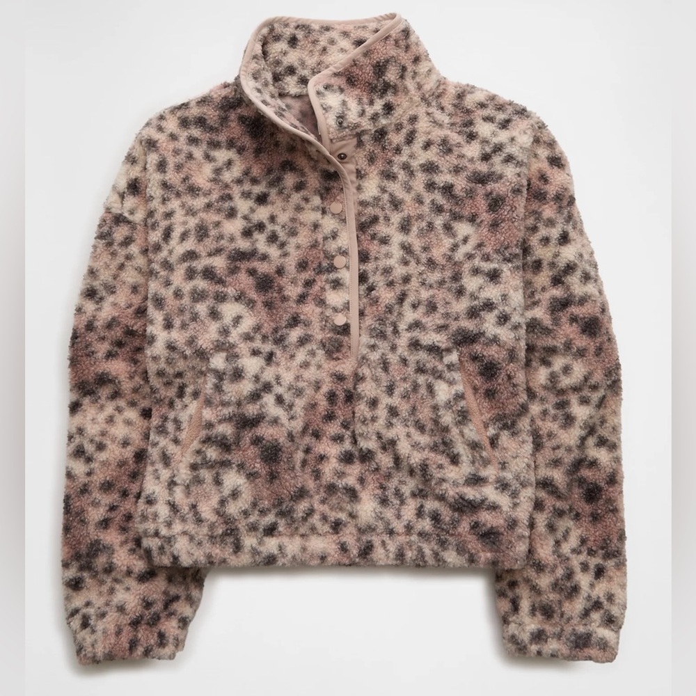 NEW American Eagle Outfitters Sherpa Fleece Graphic Henley SweatshirT leopard
